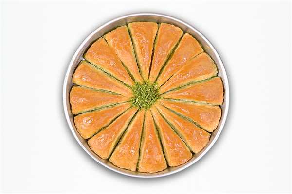 Product2216Image-2-1.jpg ANTEPZADE BAKLAVA TRIANGLE DOUBLE PISTACHIOS ROUND TRAY 1350GR 490029 - Image 1