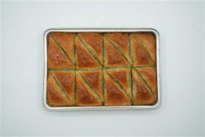 ANTEPZADE BAKLAVA TRIANGLE TRAY DOUBLE PISTACHIOS 1350GR 490037